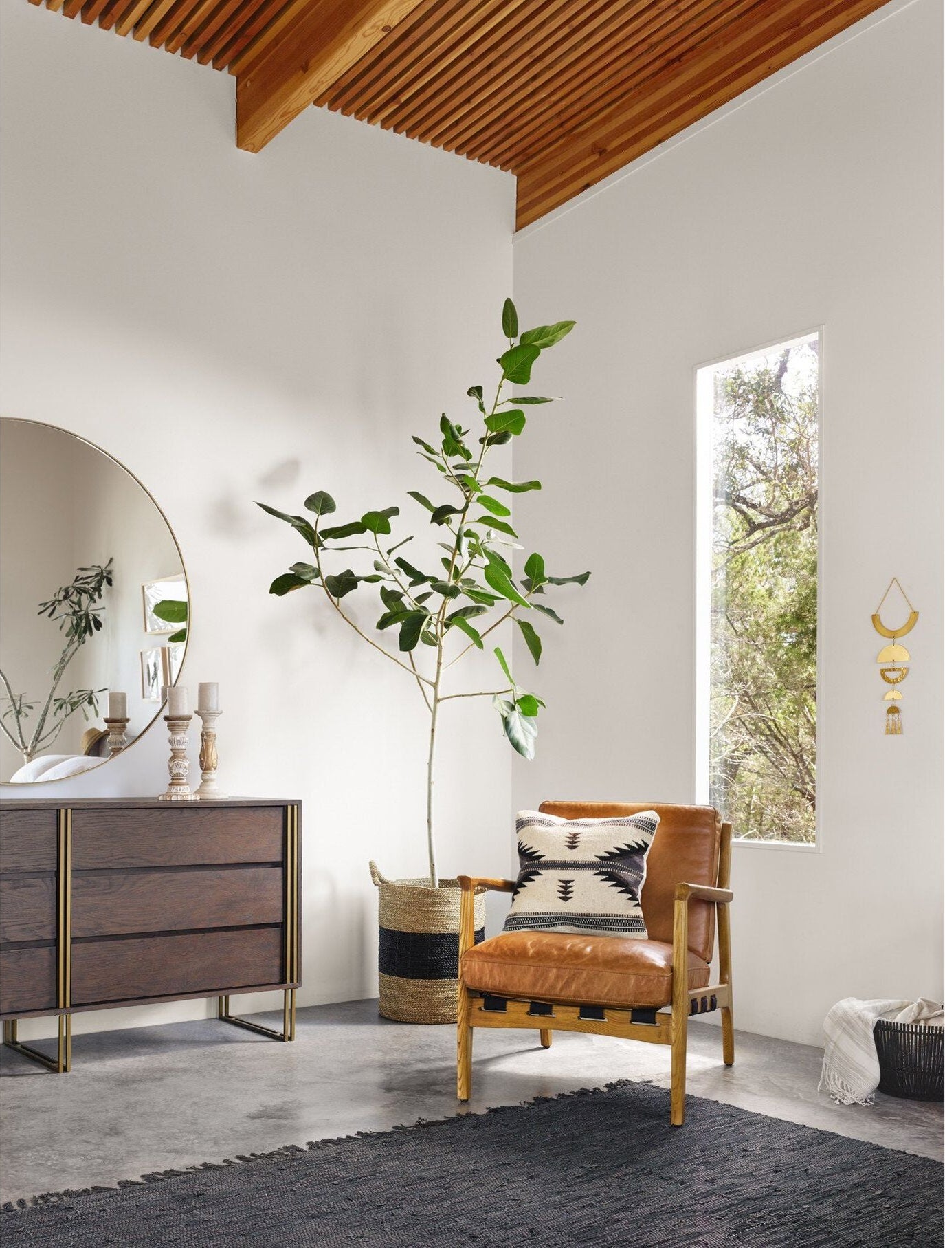 Shop chandeliers and discover room design services in the Dallas area. MegMade designs has been featured in Midwest Living for their leopard print farmhouse home design style. Visit the MegMade store in the Riverside - Chicago area.