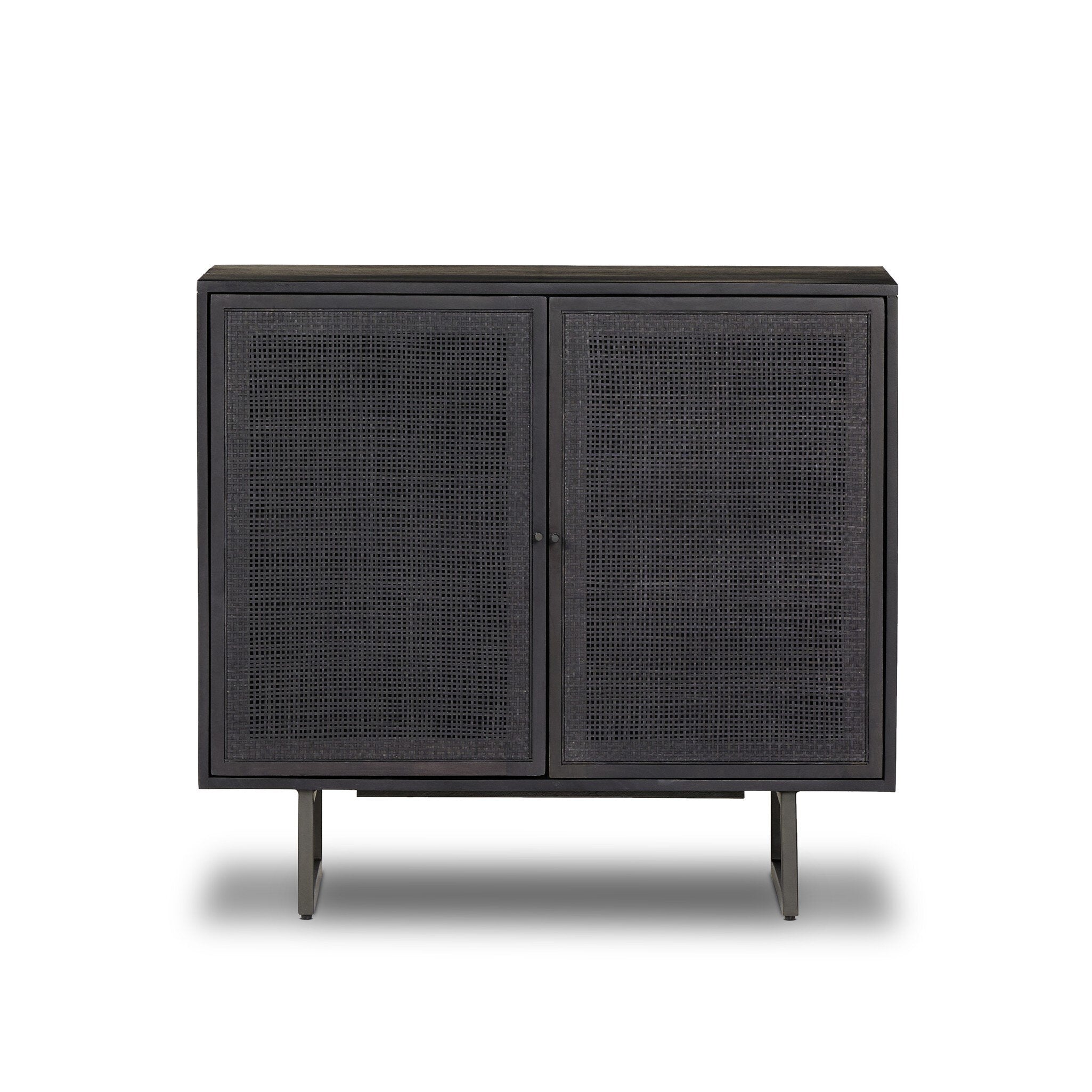 Shop furniture and discover remodeling services in the Kansas City area. MegMade designs has been featured in DIY magazine for their custom cottage home design style. Visit the MegMade store in the Streeterville - Chicago area.