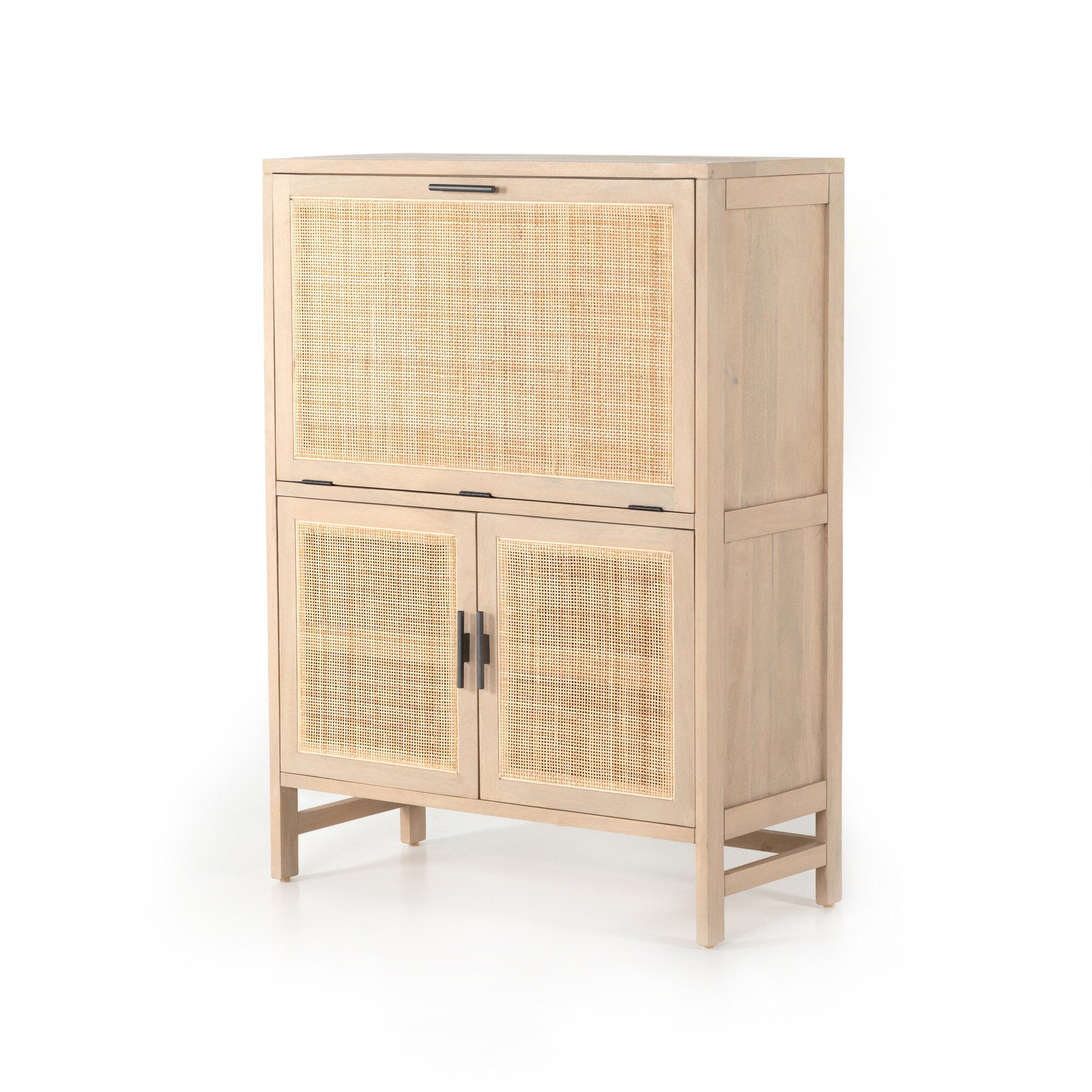 Shop furniture and discover new construction services in the Nantucket area. MegMade designs has been featured in DIY magazine for their custom mid-century modern home design style. Visit the MegMade store in the Libertyville - Chicago area.