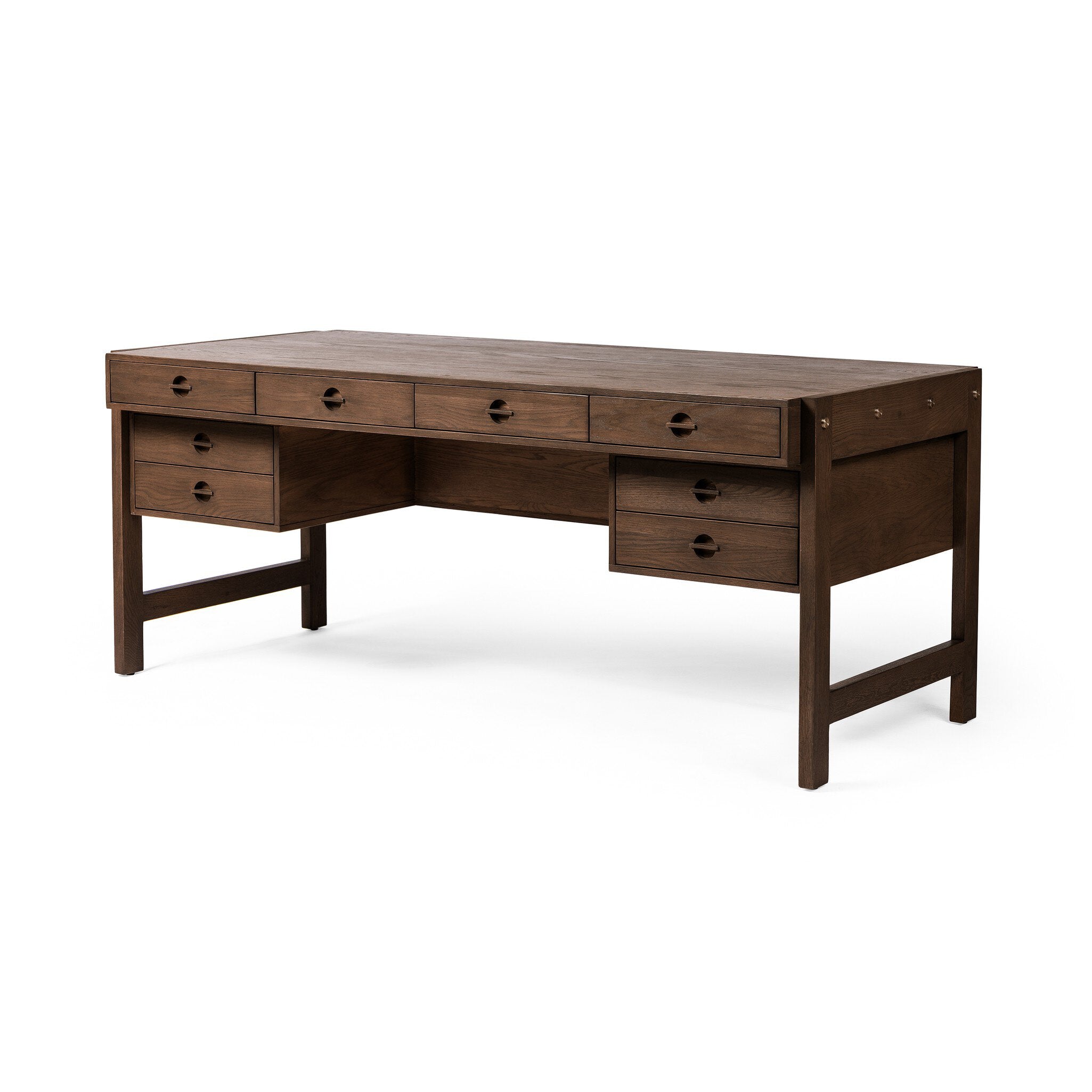 Shop sofas and discover furniture makeover services services in the Chicago area. MegMade designs has been featured in HGTV magazine for their modern traditional farmhouse home design style. Visit the MegMade store in the Kenilworth - Chicago area.