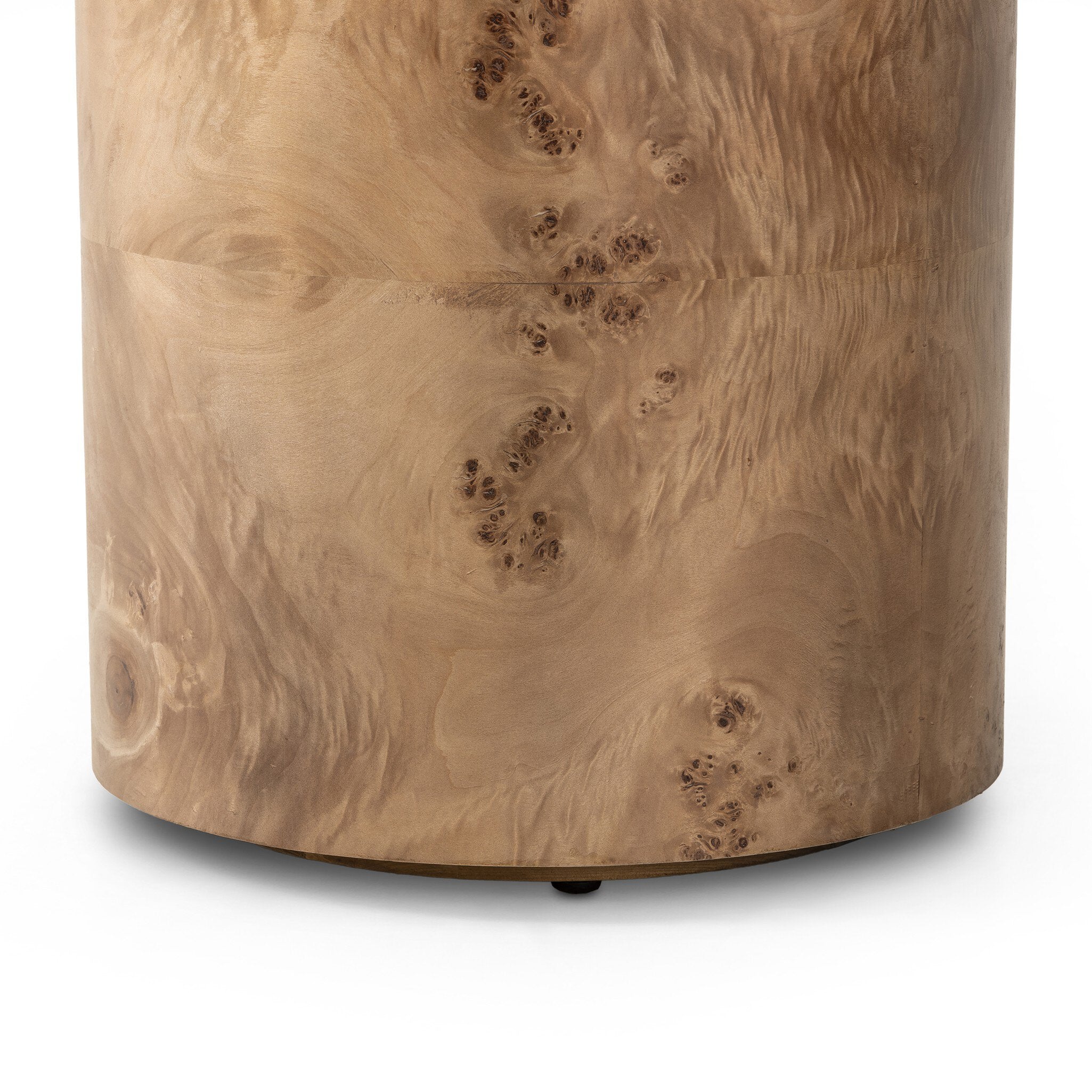 Shop chairs and discover room and home design services in the Lincoln Park area. MegMade designs has been featured in DIY magazine for their modern traditional cape cod home design style. Visit the MegMade store in the River Forest - Chicago area.