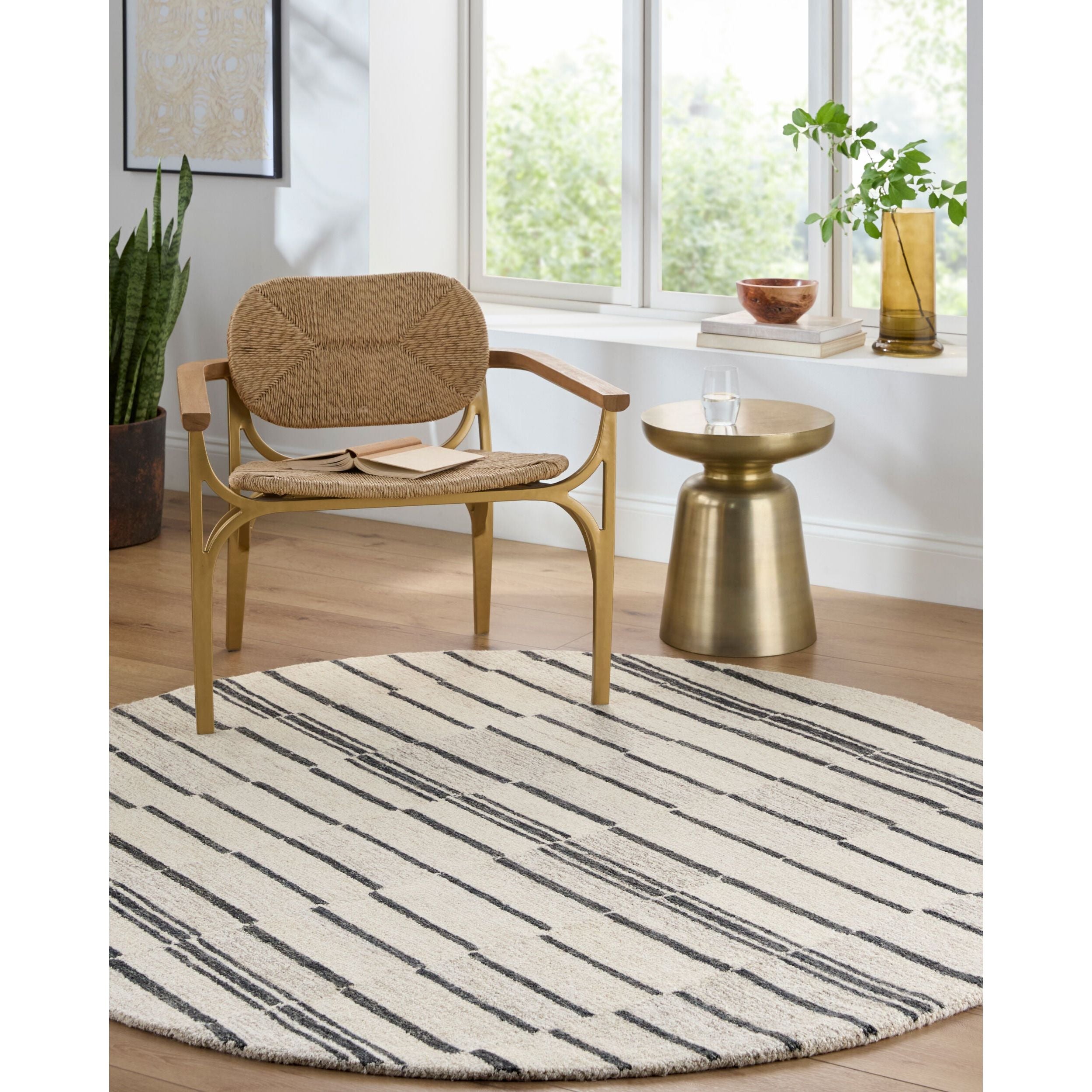 Shop chairs and discover furniture makeover services services in the Des Moines area. MegMade designs has been featured in DIY magazine for their modern traditional cottage home design style. Visit the MegMade store in the New Buffalo - Chicago area.