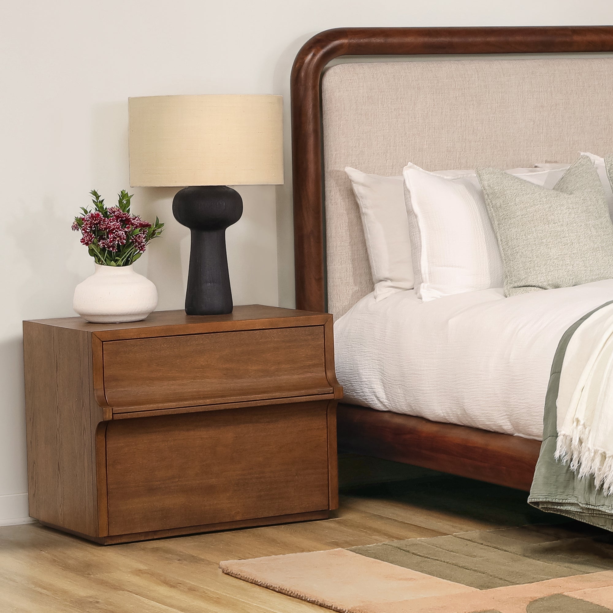 Shop artwork and discover room and home design services in the Lincoln Park area. MegMade designs has been featured in Midwest Living for their optimistic farmhouse home design style. Visit the MegMade store in the Andersonville - Chicago area.