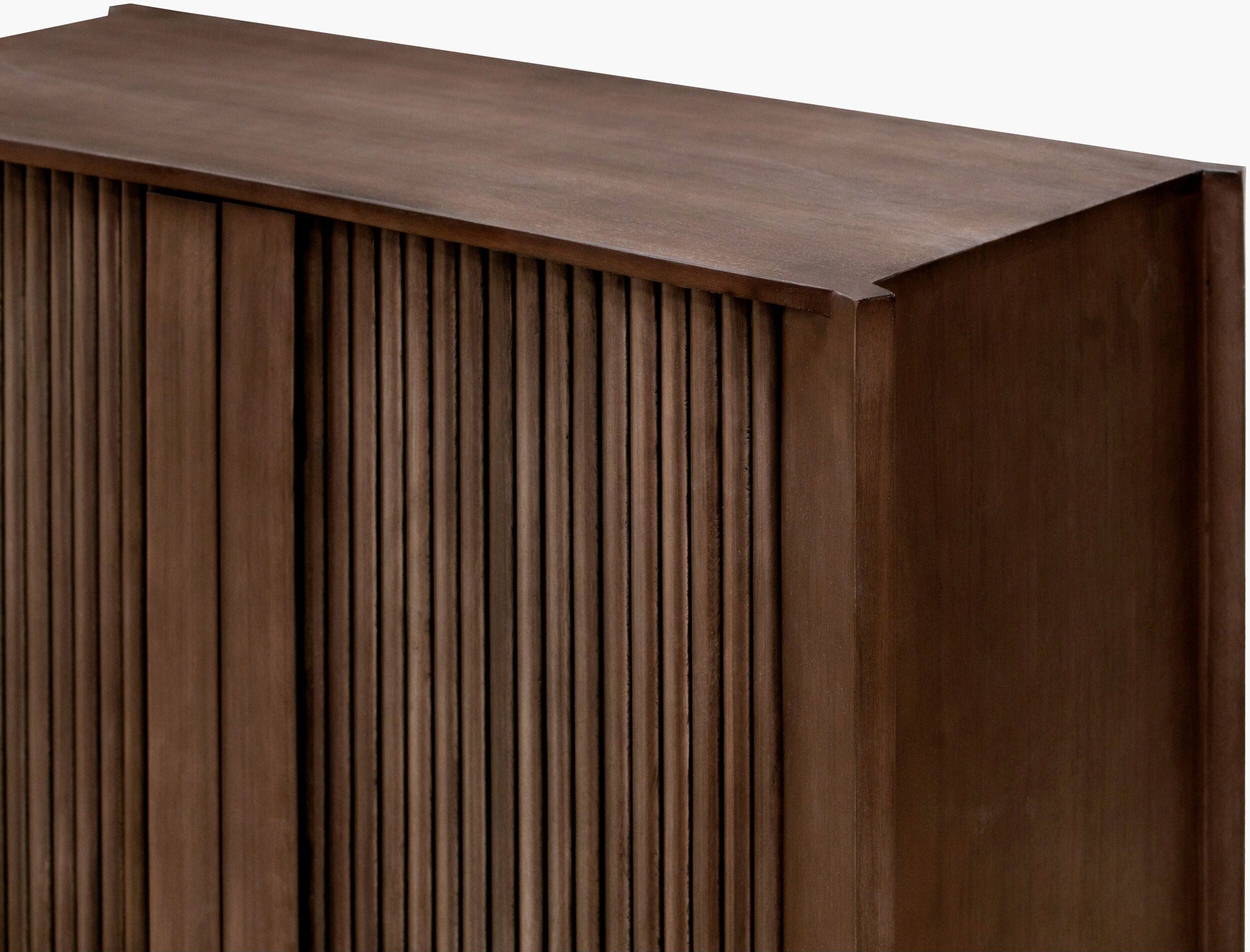 Shop furniture and discover new construction services in the Austin area. MegMade designs has been featured in Better Home and Gardens for their coastal cottage home design style. Visit the MegMade store in the Evanston - Chicago area.